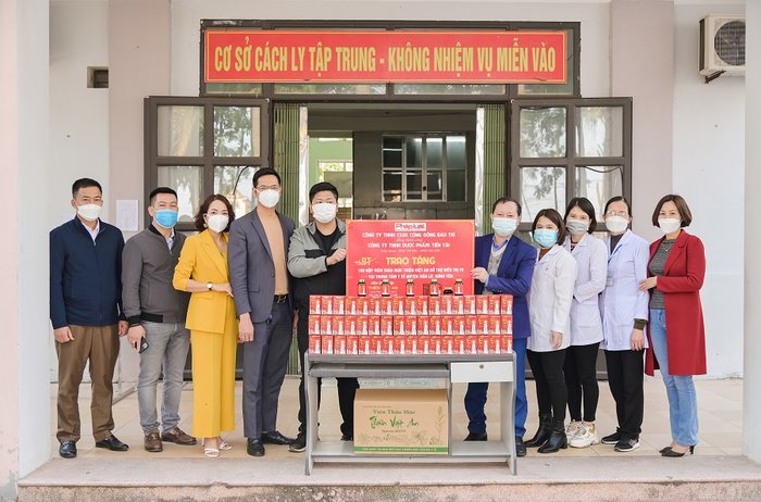 Trao tặng 700 hộp viên thảo mộc Thiên Việt An cho một số đơn vị trên địa bàn tỉnh Hưng Yên